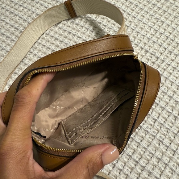 Michael Kors Jet Set Small Pebbled Leather Belt Bag - Picture 6 of 15